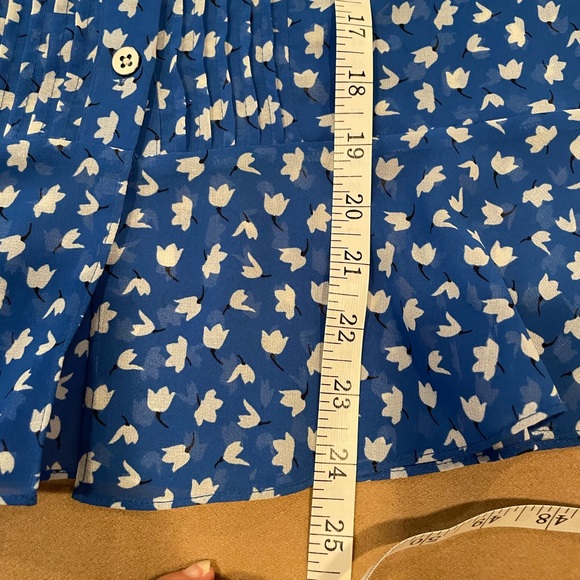 Cabi Electric Blue Sleeveless Pintuck Blouse - Size Small - Picture 11 of 12